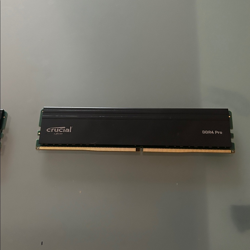 Crucial DDR4 Pro Memory Module - Black - Picture 2 of 4